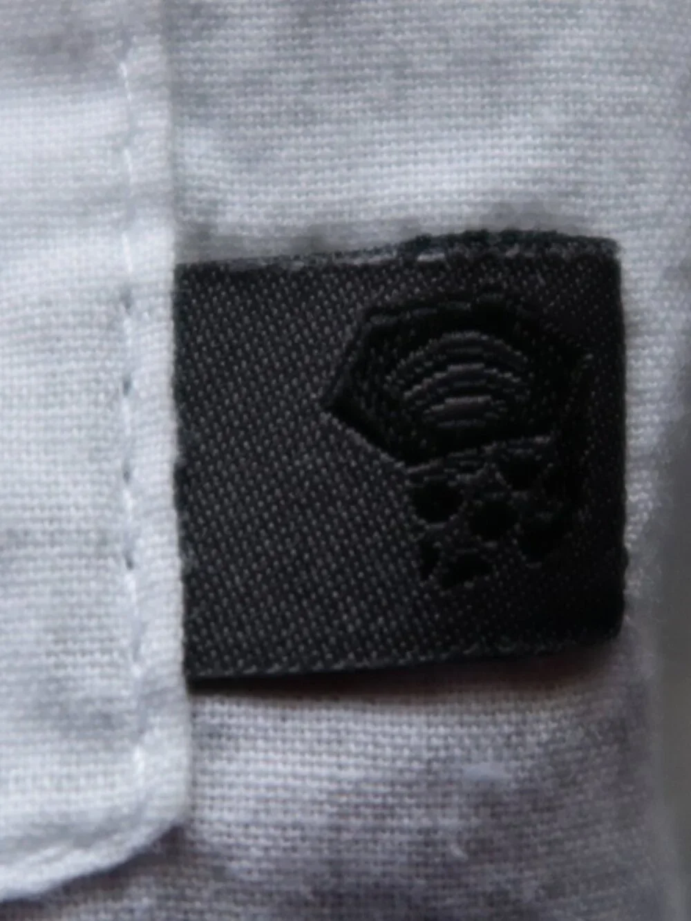 Mountain Hardwear White SS Pocket Camp Shirt (M) OMG! 🌲